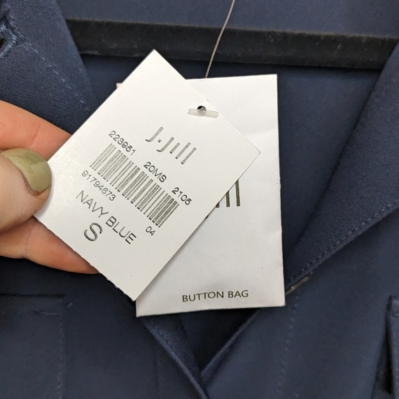 NWT J. Jill Wearever Collection Navy Cinched Button-Down Jacket Size S 💙✨ - Picture 12 of 14